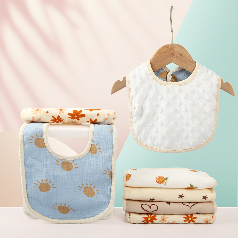 U-shaped Printed Dot Velvet Bib（Crepe Fabric）