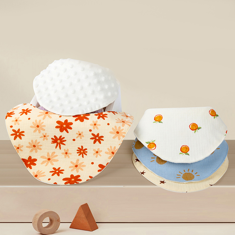 Dot Velvet Triangle Bib Dot Velvet Triangle Bib