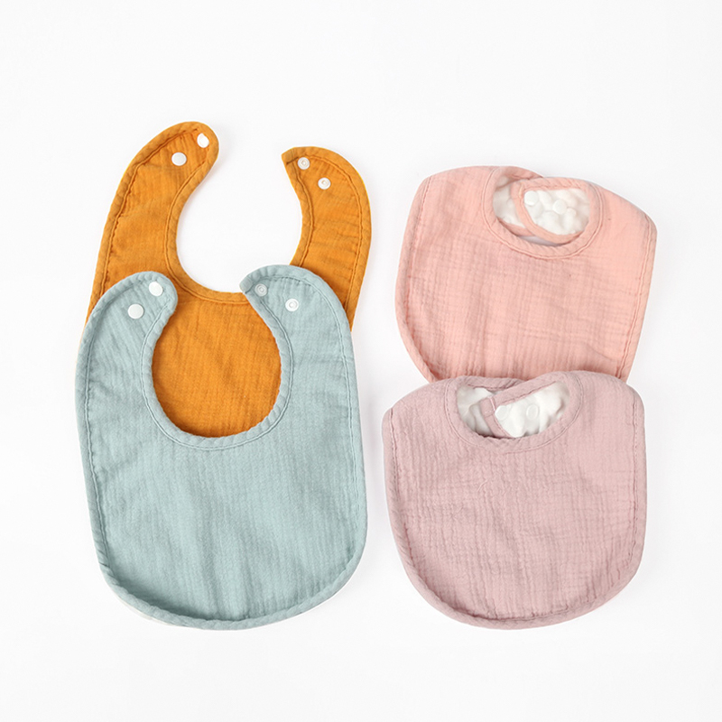 U-shaped Dot Velvet Bib（Matching Color Edging）
