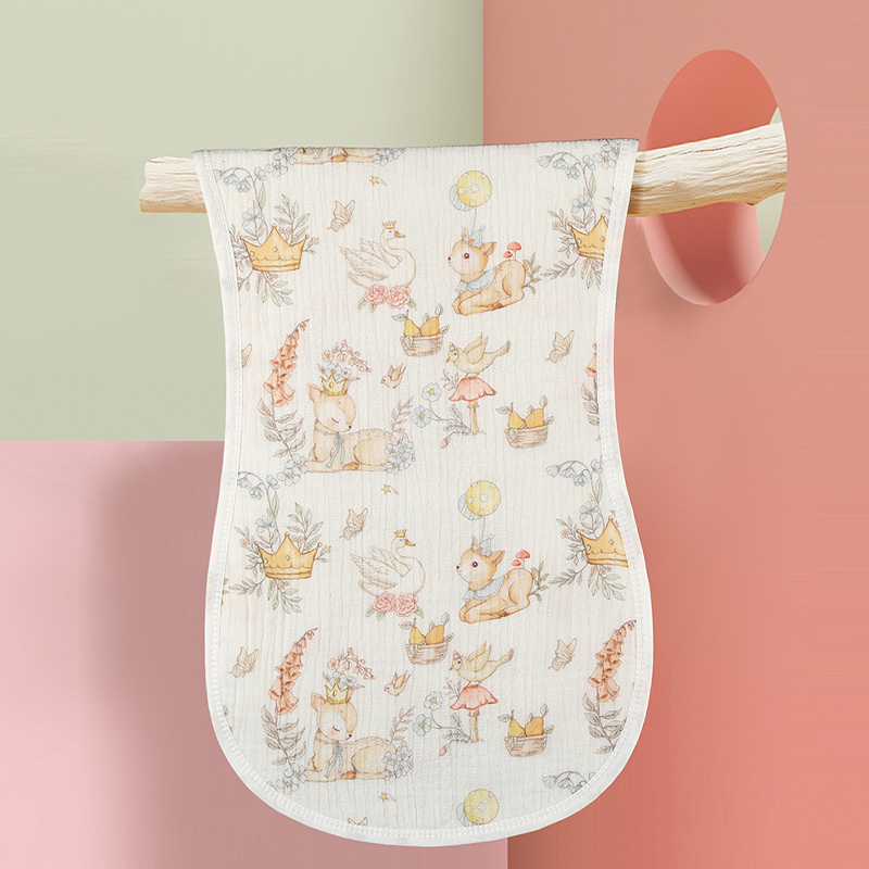 Double-Arc Crinkle Burp Cloth