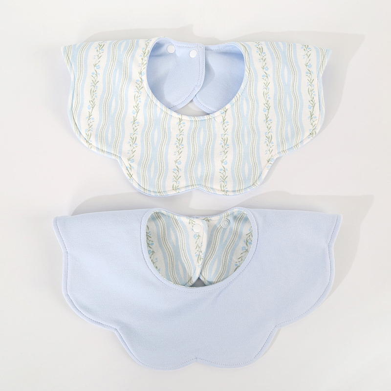 Knitted Waterproof Petal Bib